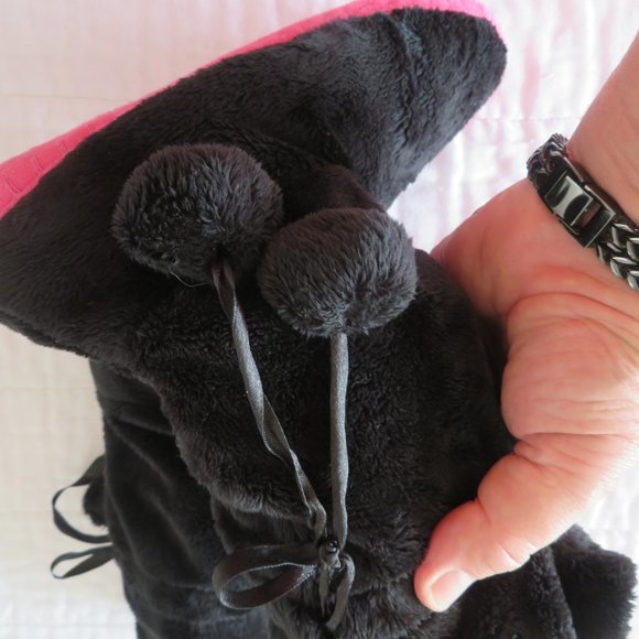 BEDDY BYE BETSEYS  BLACK SLIPPERS W/POM POMS - Picture 4 of 5